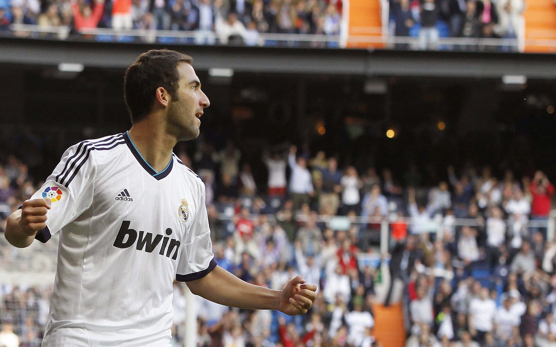 广州富力主场胜利,反弹登上积分榜前八位置,广州富力主力球员名单