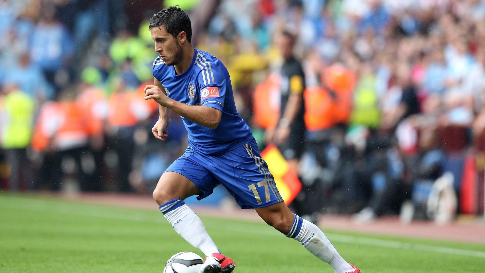 开云中国大陆-欧冠焦点战：巨星对决引爆全场，欧冠 集锦